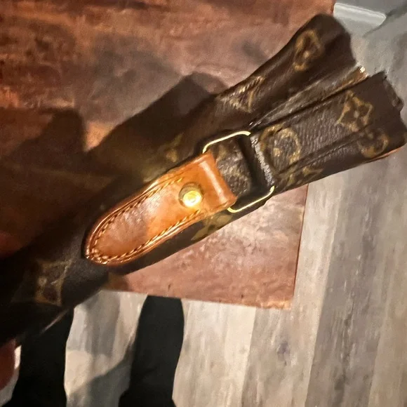 Louis Vuitton Brown Monogram Vintage Crossbody Bag - Picture 3 of 16